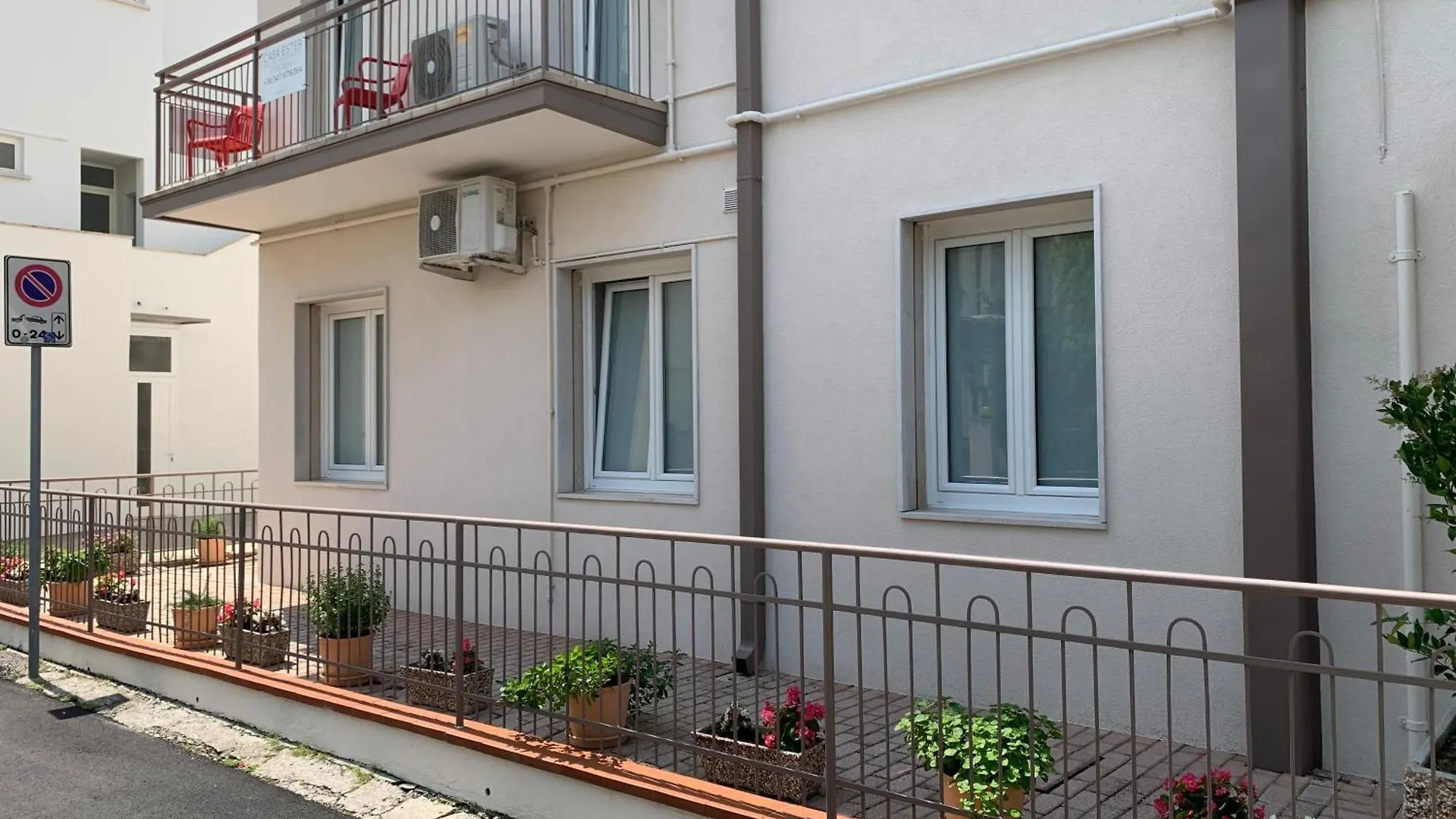 Dainese Apartments, Casa Ester Лидо-ди-Езоло Апартаменты